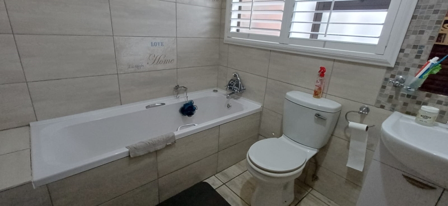 To Let 5 Bedroom Property for Rent in La Provance Free State
